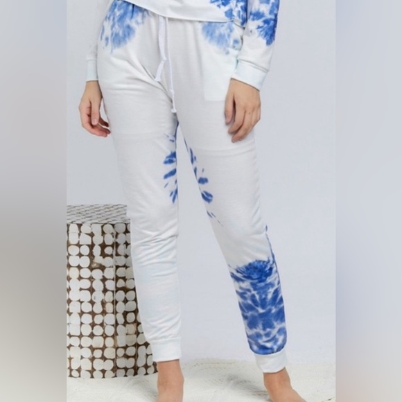 DAVI & DANI Pants - Davi & Dani tie dye jogger pants in size medium - nwt